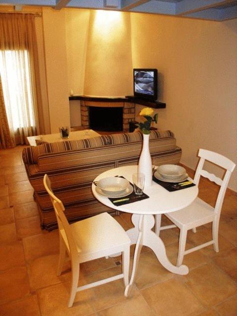 Giogarakis Suites Eleonas Quarto foto
